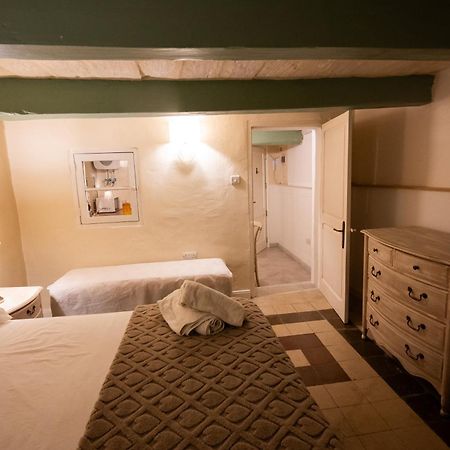 Arcanum Apartment 1 Very Close To Seafront Bus Station And Ferry To Valletta Senglea Esterno foto