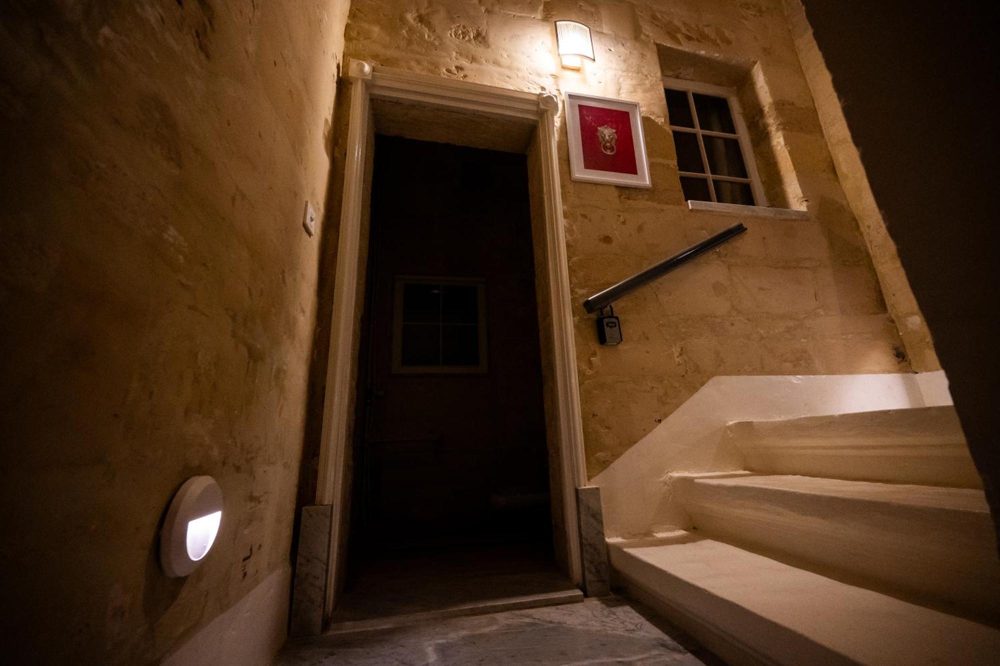 Arcanum Apartment 1 Very Close To Seafront Bus Station And Ferry To Valletta Senglea Esterno foto